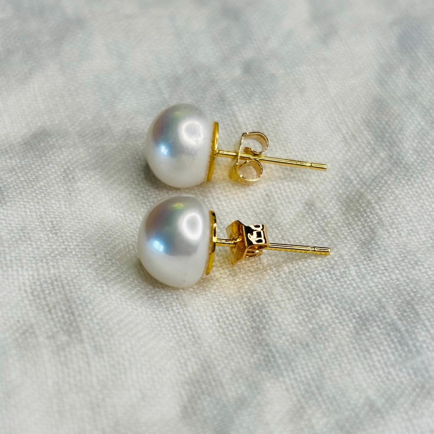 AAA grade white button 9mm Freshwater Pearl Studs