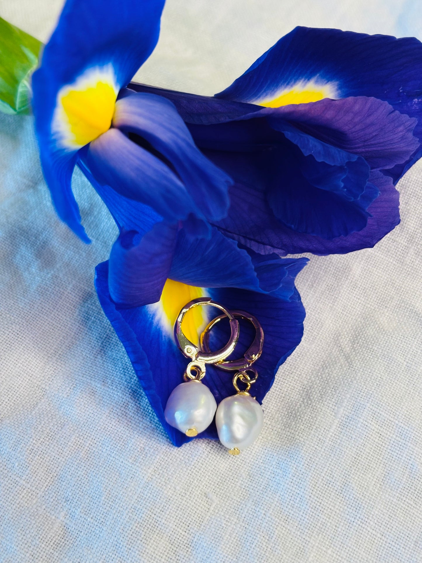White Baroque Freshwater Pearl 14K Gold-plated Ear Huggie