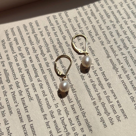 14K Gold Filled Hallmarked Continental Earring White Teardrop 3mm Freshwater Pearl