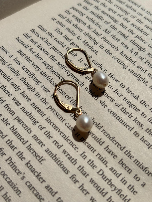 14K Gold Filled Hallmarked Continental Earring White Teardrop 3mm Freshwater Pearl